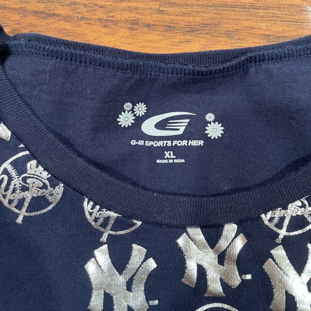 Yankees Tee - Picture 2 of 2